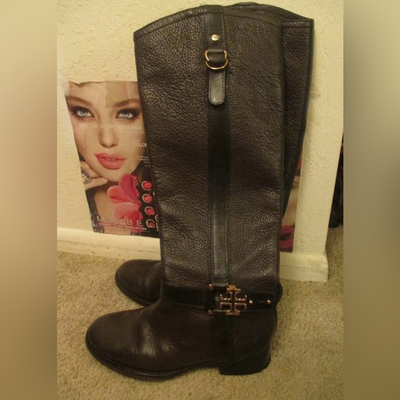STUNNING Tory Burch Brown Elina Pebbled Leather Logo Boots $525+! SOLD OUT. - Picture 2 of 12